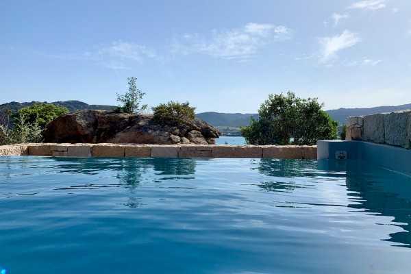 villa-santa-giulia-piscine